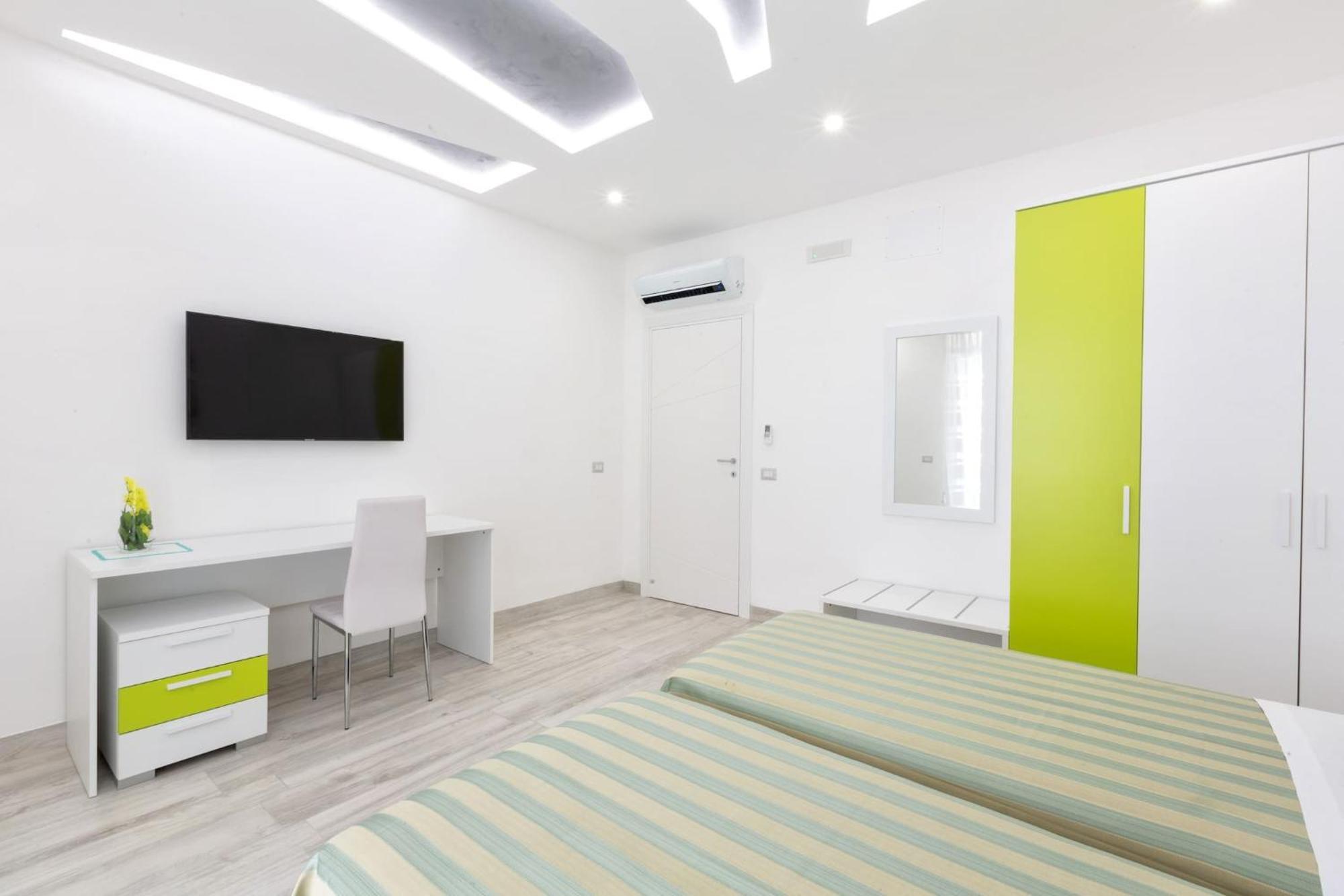 Sorrentovibes - New & Stylish Two Bedroom Apartment With Balconies Екстер'єр фото
